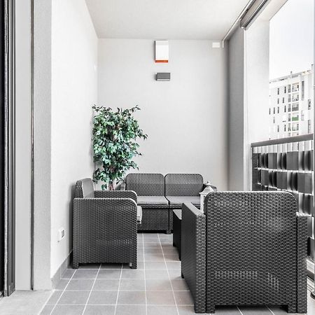 ミラノHarmony House - Rho Fiera 6Min - Free Parking - Terraceアパートメント エクステリア 写真